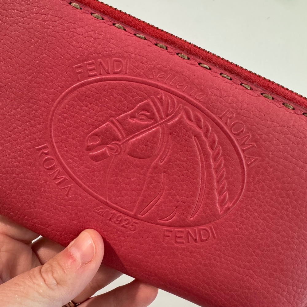 Fendi Selleria Roma Pink Pebbled Leather Zip Around Wallet Horse Logo CA1739947 - Picture 2 of 8